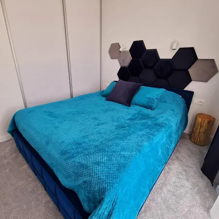 Cami Blu *